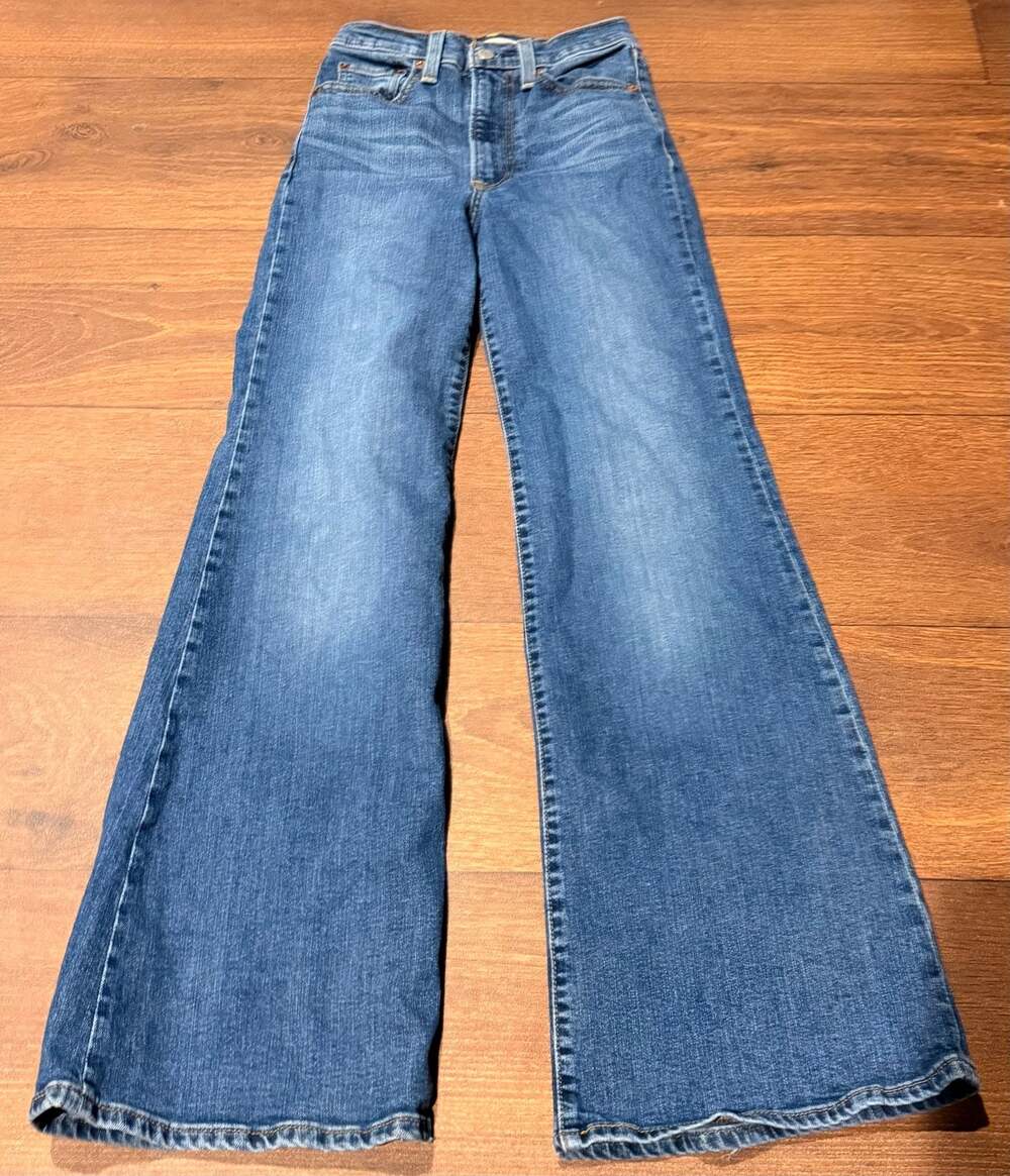 Levi's Ribcage Bell High Rise Flare Jeans Size 24